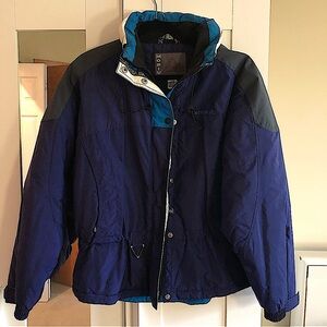 Women’s ski/winter jacket with hood